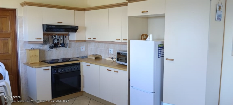 To Let 5 Bedroom Property for Rent in Dana Bay Western Cape